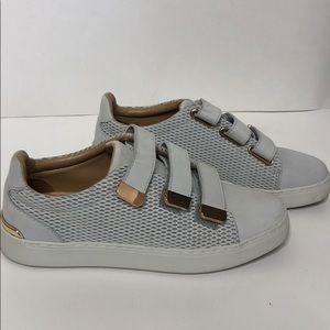 Aldo light grey/white w gold accents sneakers sz8